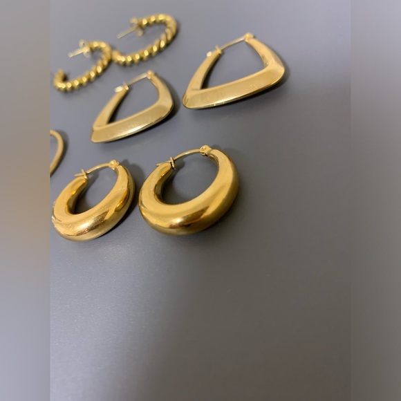 Lot of assorted earrings and 4 nut shell rings - Picture 7 of 10